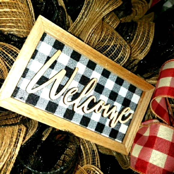 Beautiful Fall Farmhouse Wreath - Picture 3 of 4